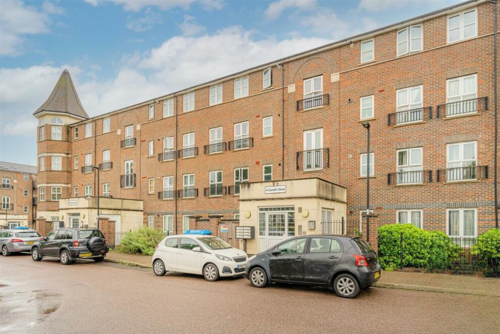 Gareth Drive, London, N9 -  Strettons